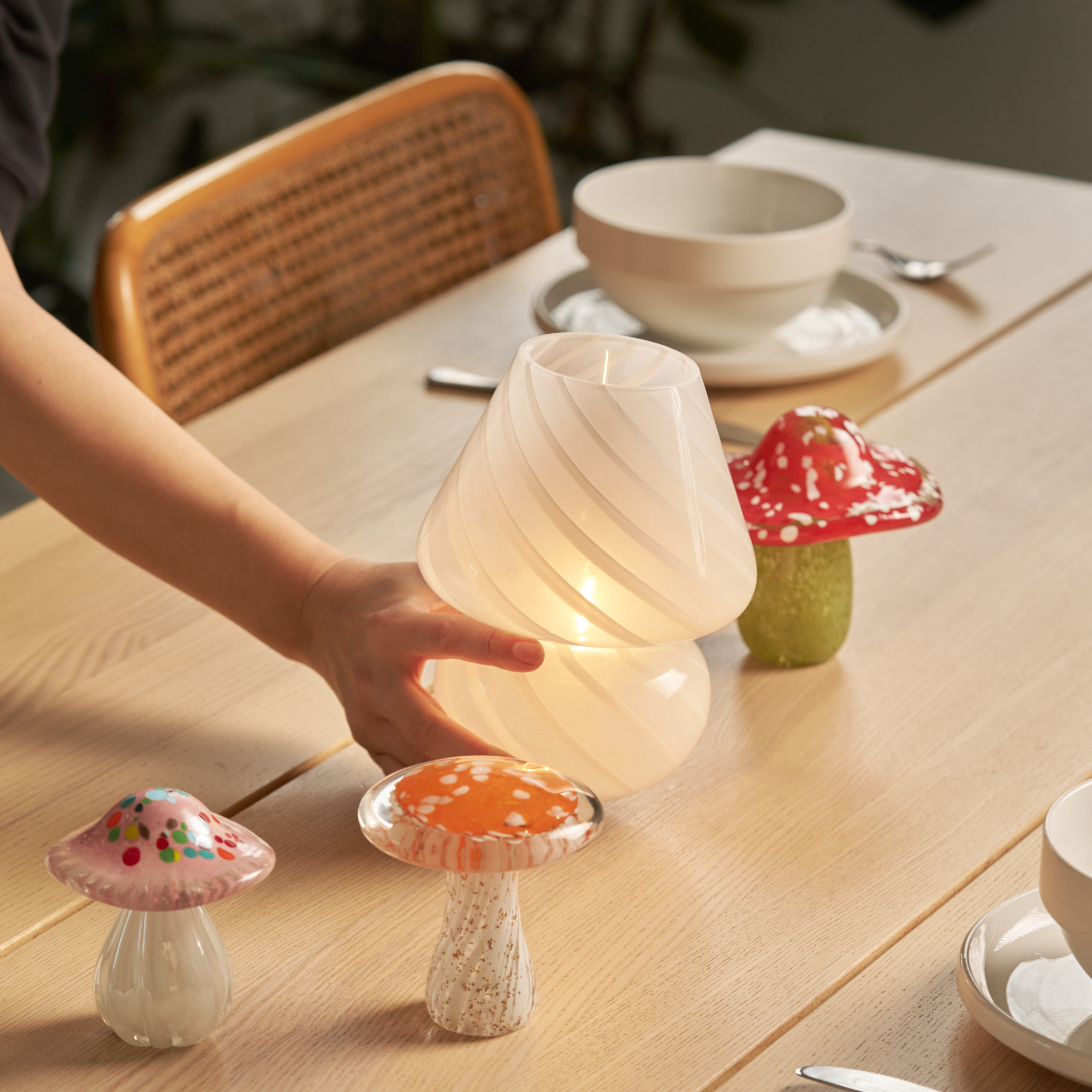 Portable Mini Close Top Glass Mushroom Lamp, White