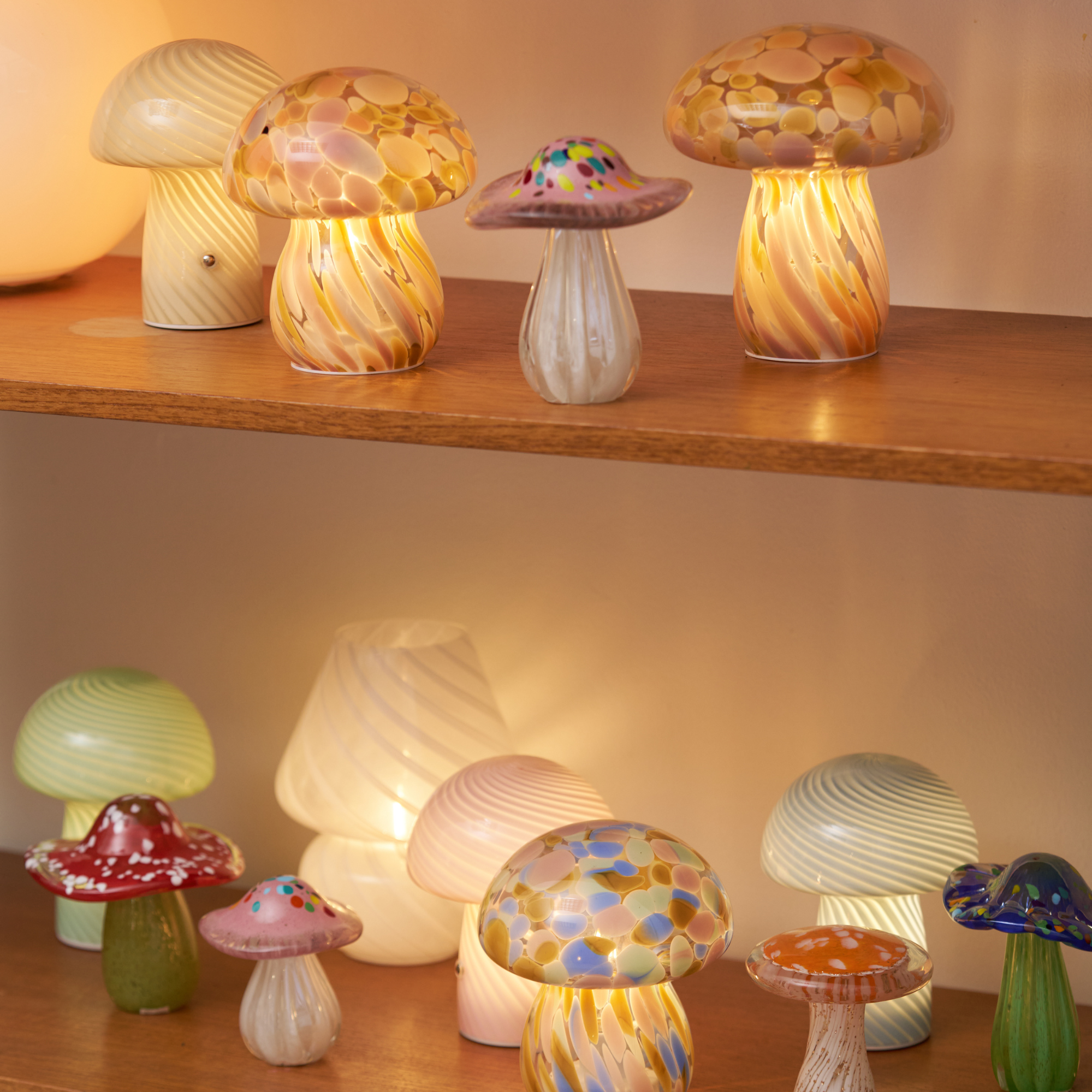 Portable Chubby Close Top Glass Mushroom Lamp, Kaleidoscope